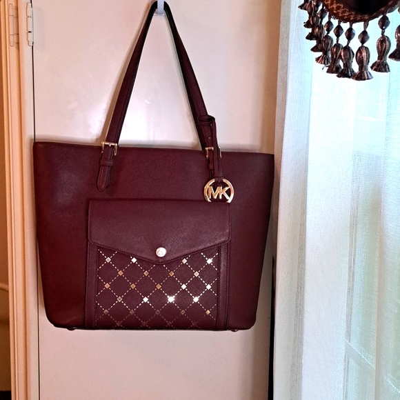 Michael Kors Handbags - Michael Kors Jamey Diamond Laser Cut Gold Foil Collection Burgundy (Merlot)  EUC